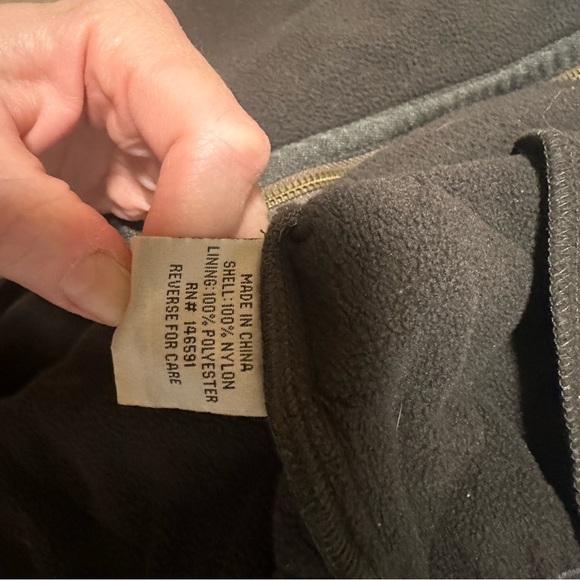 Drake Men's Quilted Black Vest - Picture 7 of 8